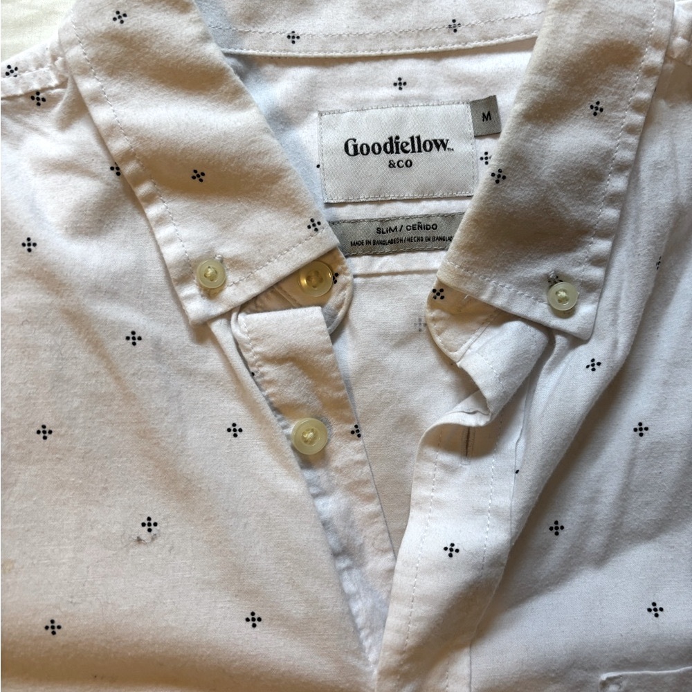 🚨2 for $12🚨Patterned Button-Up Shirt - Picture 2 of 3